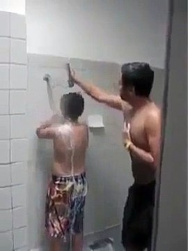 Şampuan Şakası - Funny Video - video Droles