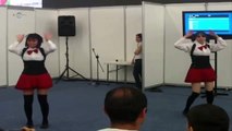 Hermosas COLEGIALAS  JAPONESAS Bailando En Publico