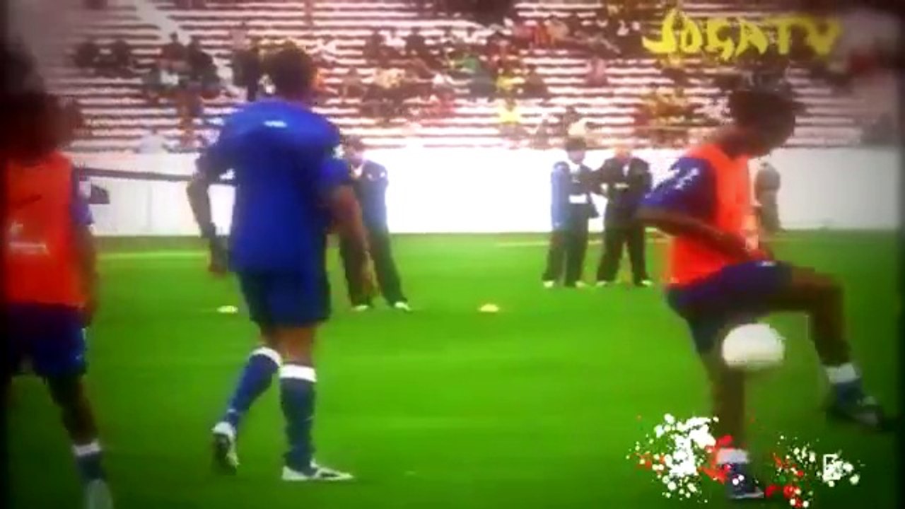 Ronaldinho ● Freestyle ● Crazy Tricks