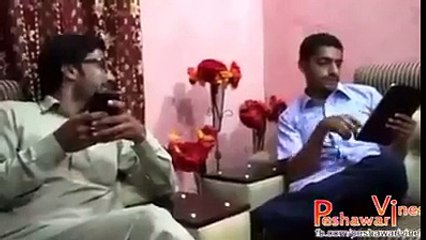 Loog Esay Esay be password rakhtay hain