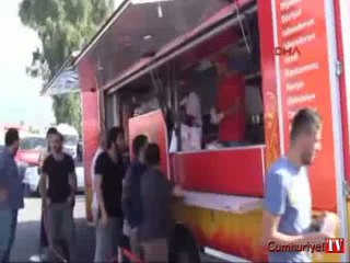 Maçı izlemeye gelene ücretsiz dürüm