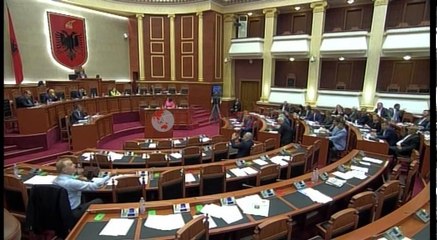 Mazhoranca humb shumicën e cilësuar - Ora News- Lajmi i fundit-