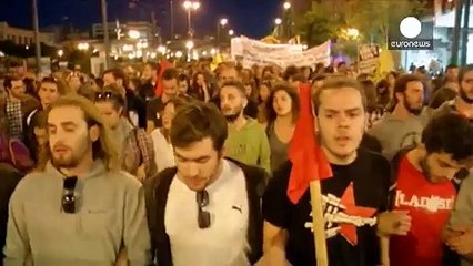 Video herunterladen: Migranti: corteo di solidarietà ad Atene, in Bulgaria afghano ucciso al confine