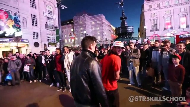 Street Football, guardate cosa riesce a fare questo ragazzo
