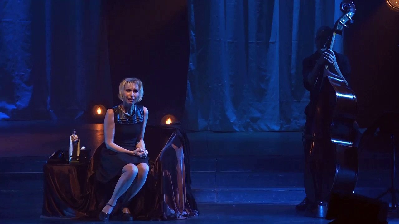 Extrait officiel du spectacle "Piaf ombres et lumiere"
