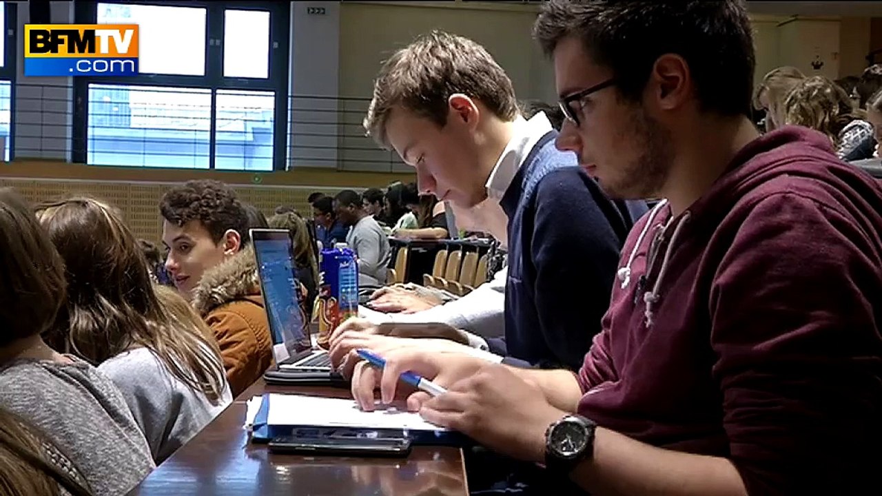 Face aux universités surchargées, étudiants et professeurs battent le pavé à Paris