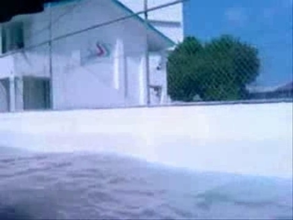 TSUNAMI HITTING THE MALDIVES