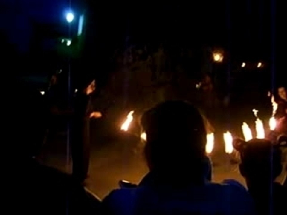 Les cracheur de feu du village xD