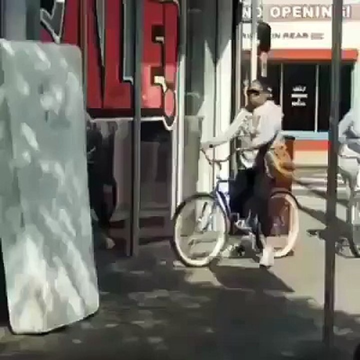 Mattress Scare .. ROFLLL !! More pranks