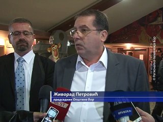 Ključevi kuća mladim bračnim parovima i nagrade najboljim učenicima, 16. oktobar 2015. (RTV Bor)