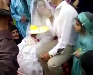 شادی کی پہلی رات ہی شوہرنےبیوی کا حلیہ بگاڑ دیا۔۔۔۔۔۔ - Video Dailymotion