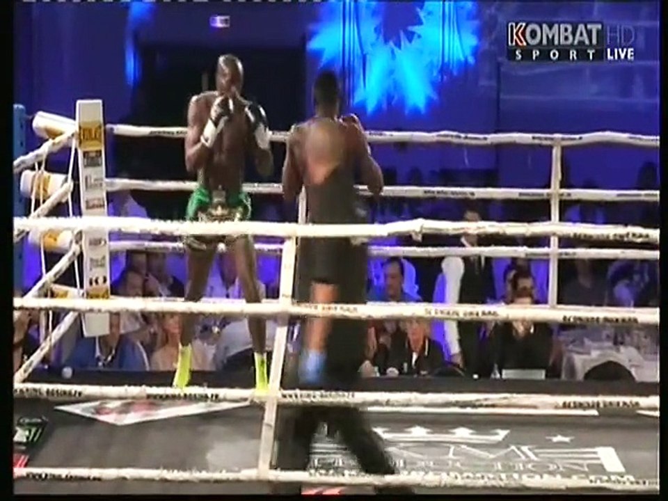 Cédric DOUMBE vs Djbril EHOUO 1er combat A1- KICKBOXING TOUR 15.10.2015 LYON