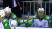 Hockey sur glace : strip-tease d'une spectatrice (Lettonie)