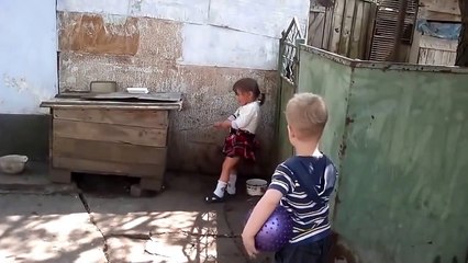 Маша и Медведь отдыхают