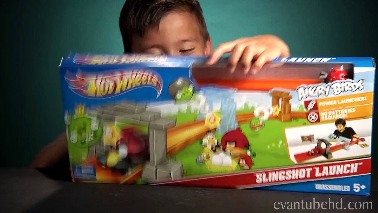 ANGRY BIRDS VS. MARIO KART! Angry Birds Hot Wheels Slingshot Launch Review & Demo