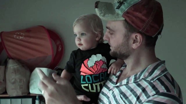 Первый летний дождь в жизни малыша!