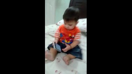 Adorable Baby's Reaction to a Smartphone Will Melt Your Heart 😊