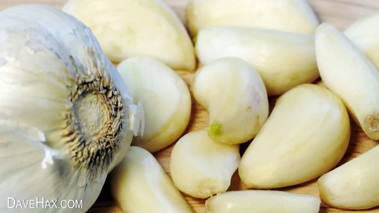 How to Peel Garlic Life Hack