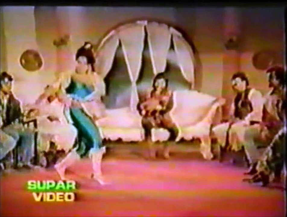Crazy Lady attempts mass seduction of some very odd characters