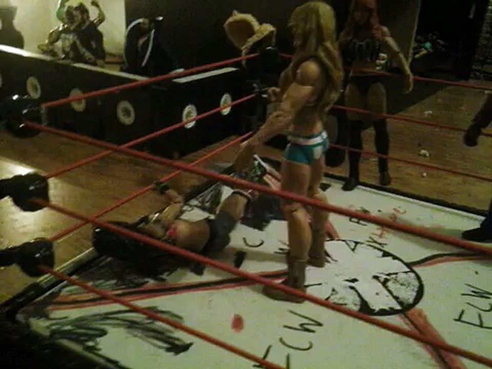 Raw-kelly-kelly-alicia-fox-vs-aj-eve-iL5ZYAoxR6g