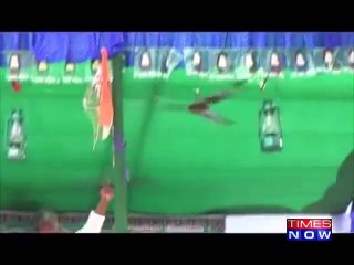 Watch-Ceiling-fan-falls-on-Lalu-Prasad-Yadav{fizig3.com]