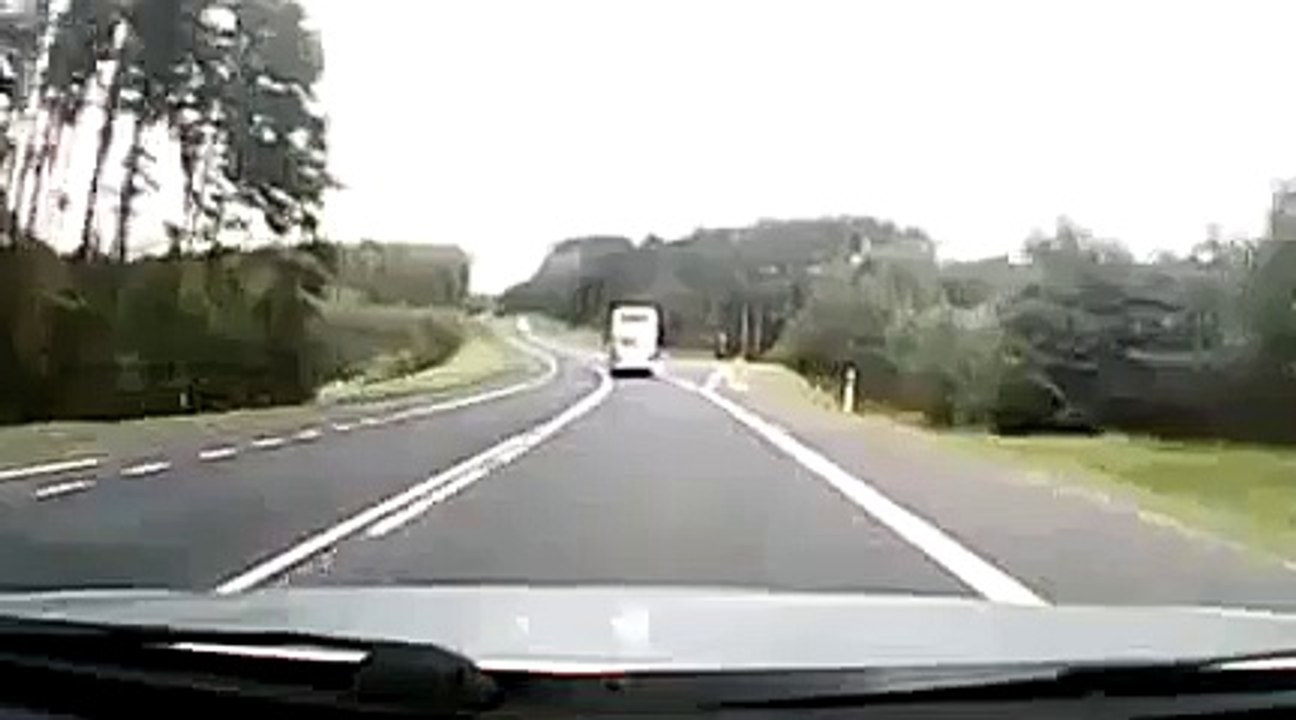 Sokakta dinazor var şaka - Funny videos - Komik videolar