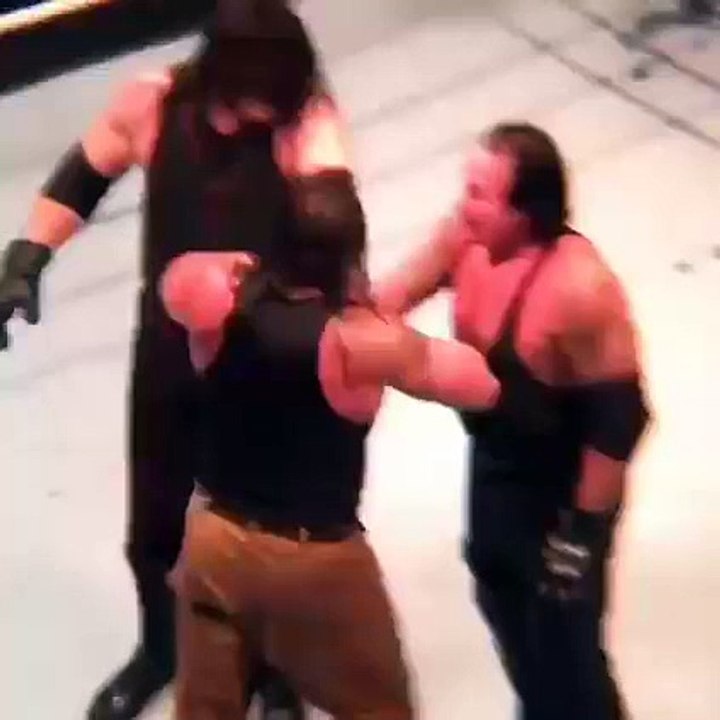 Undertaker and Kane defeats Luke Harper and Braun Strowman.