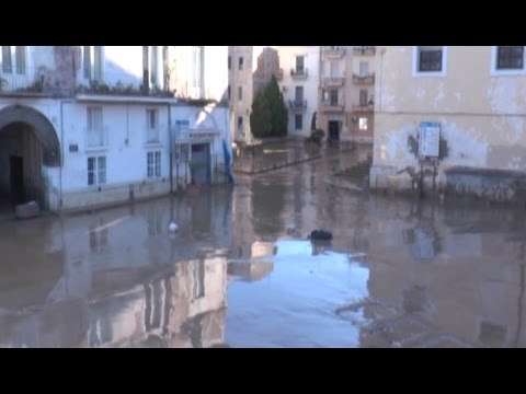 Esonda il Volturno nel Casertano: paura a Capua e Castel Volturno (16.10.15)