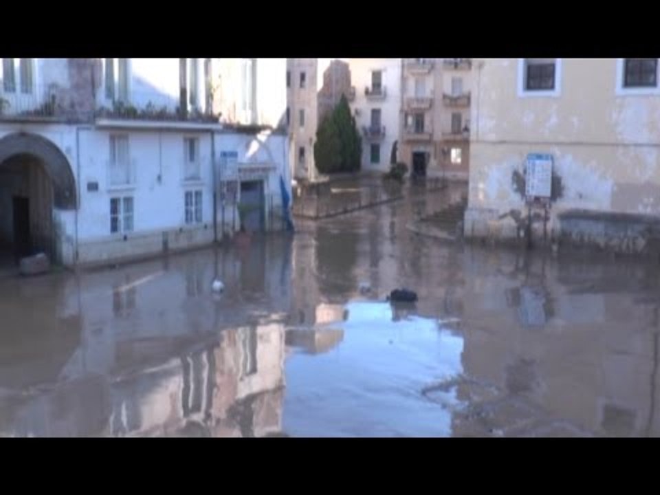 Esonda il Volturno nel Casertano: paura a Capua e Castel Volturno (16.10.15)