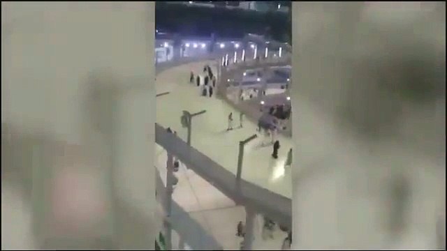 Kabe yi Yürümeden Tavaf Eden Adam