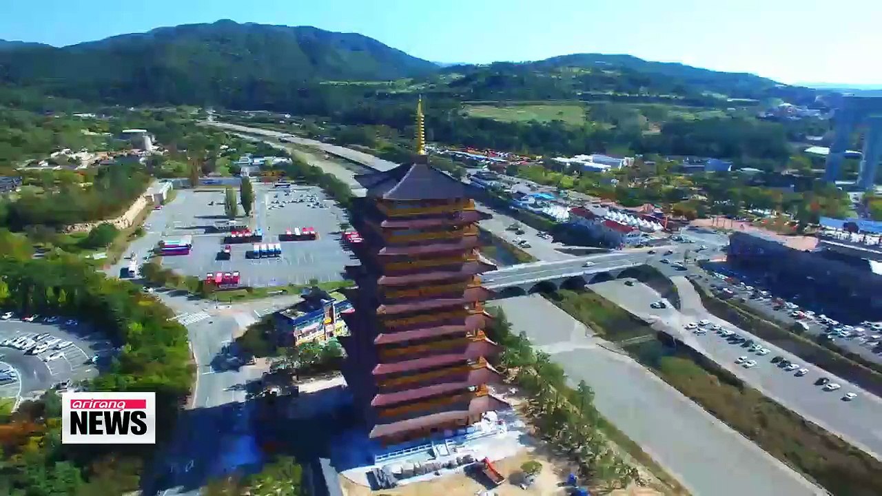 Gyeongju Tower marries Joongdo Tower in tradtional wedding ceremoy