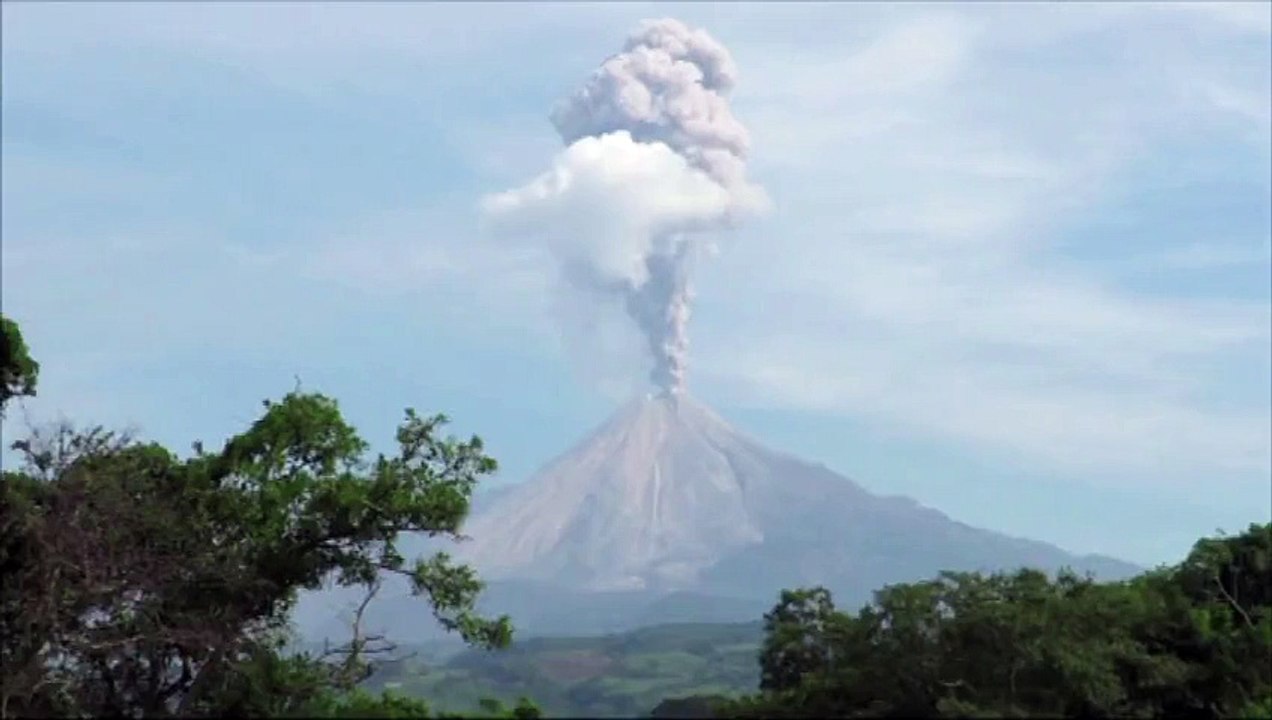 Nouvelle éruption spectaculaire du volcan Colima au Mexique