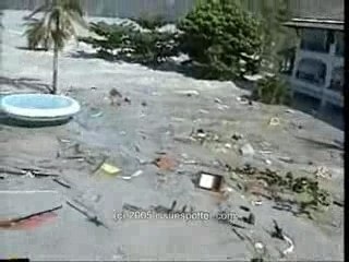 TSUNAMI HITTING KHO PHI PHI ISLAND