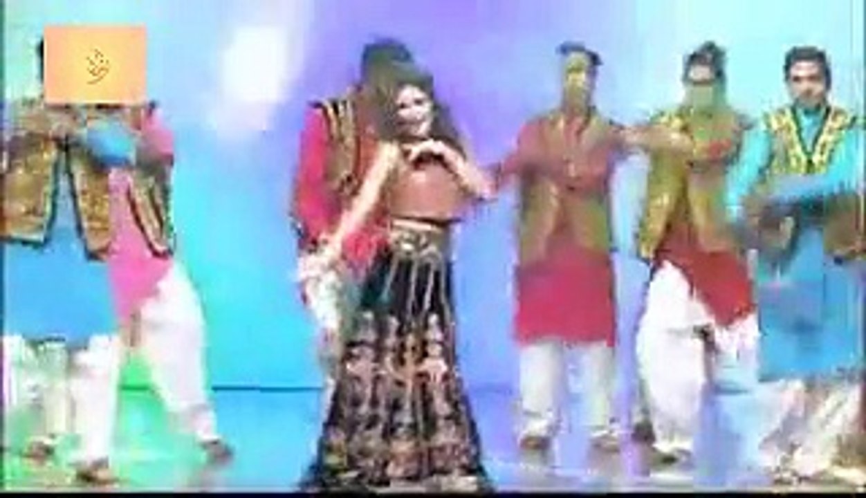 Ayesha Omar & Humaima Malik Dress & Performance In Lux Style Award Videos