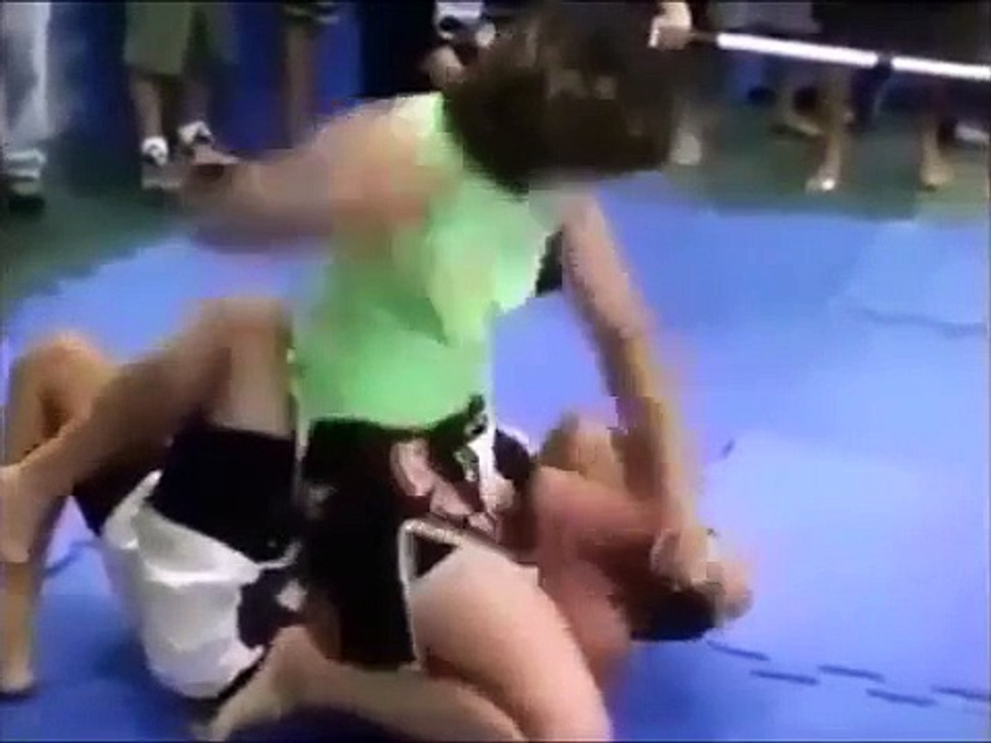 Backbreaker headscissors armbar armlock figure 4 (male vs black strong female  mixed wrestling) - video Dailymotion