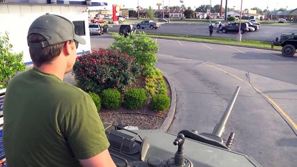 FPSRussia Goes to Whitecastle In a tank.