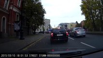 Russie : un homme d'affaires s'en prend à un piéton qui a touché sa voiture