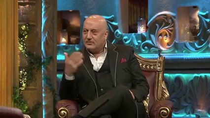 Shahrukh khan reciting Surah in an live show