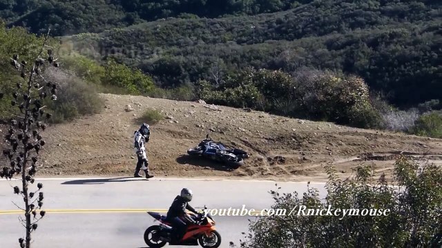 Motorcycle Crash - Honda CBR Lowsides on the Downhill-2o4pZqkjqak
