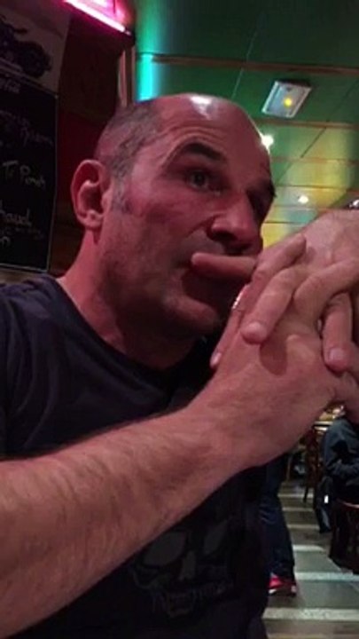 L'air inquiet de Vincent Moscato pendant France - All Blacks