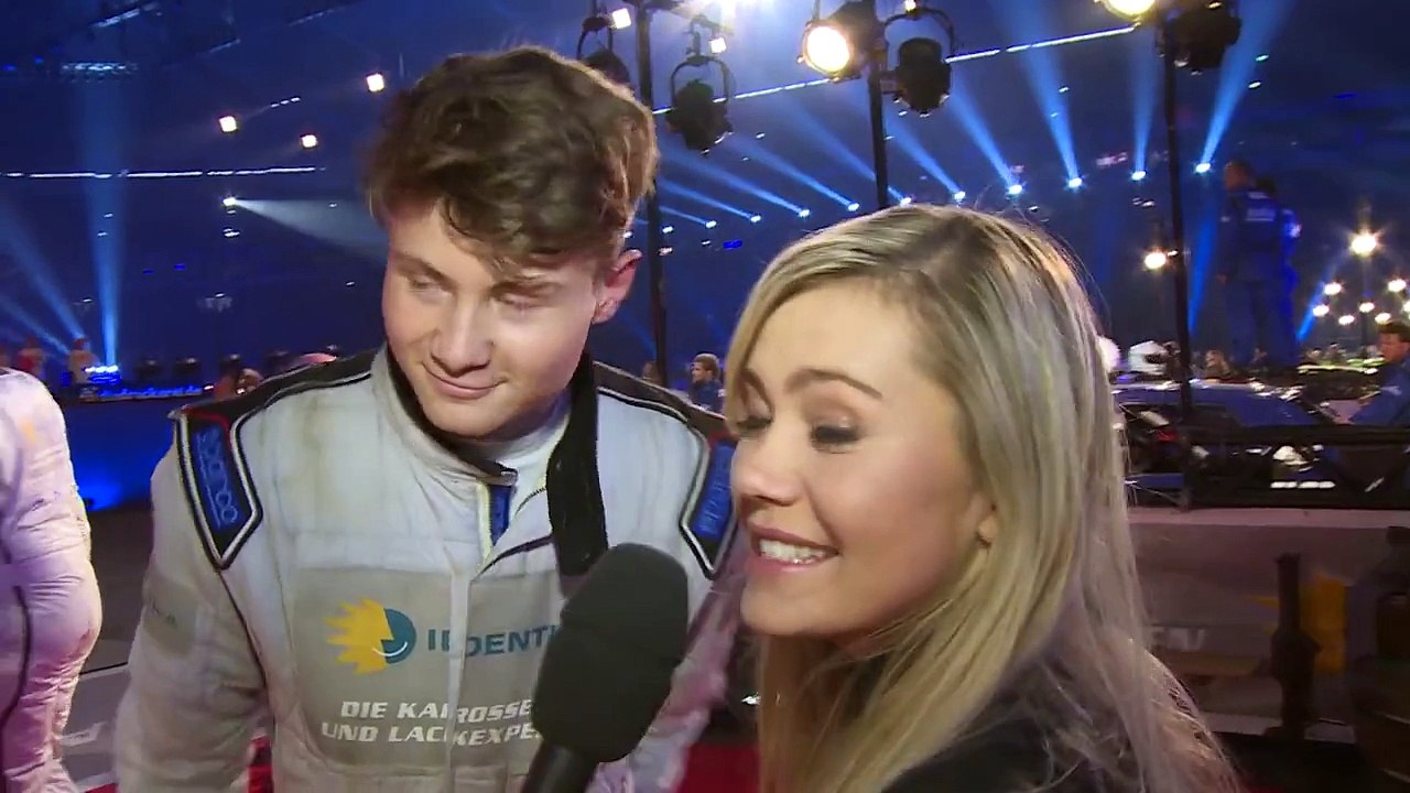 Alle wollen Melanie Müller flach legen | Stock Car Crash Challenge 2015