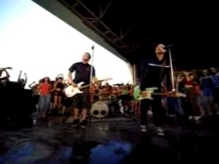 Blink 182 - All the Small Things (video)