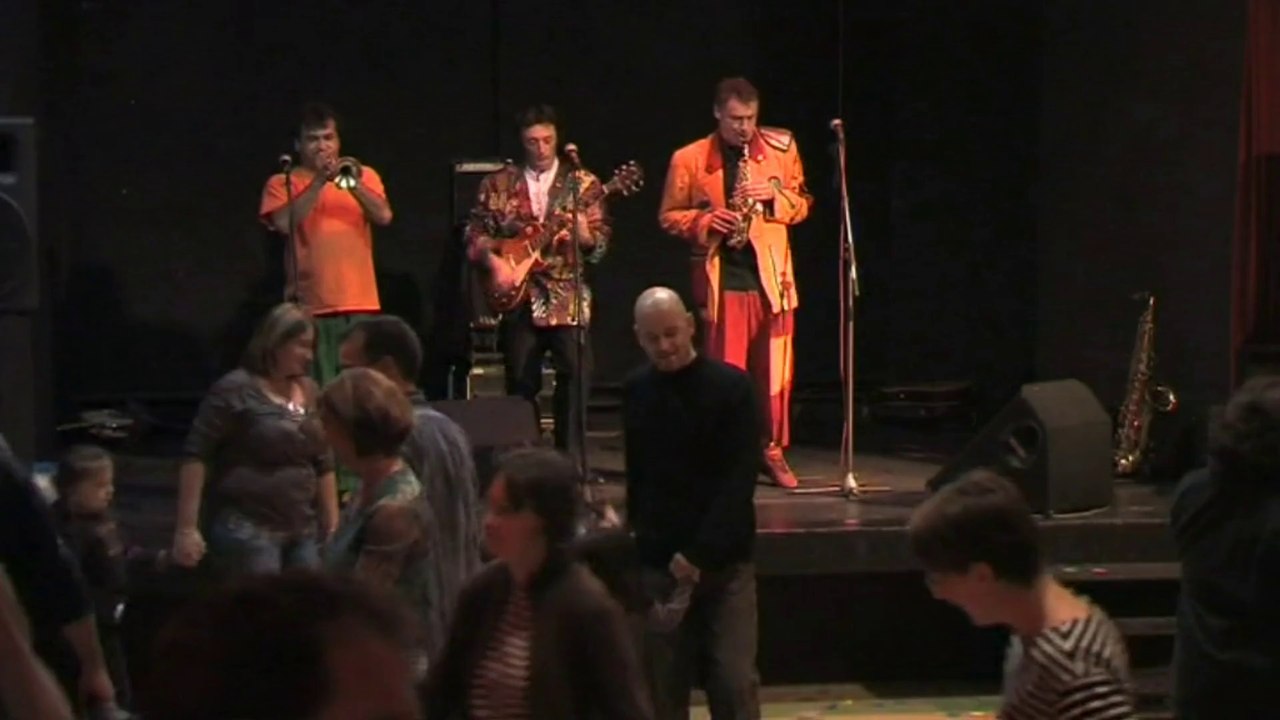 Bal enfants : Chanson N°5  Ronde du monde. Carnaval  Mardi Gras