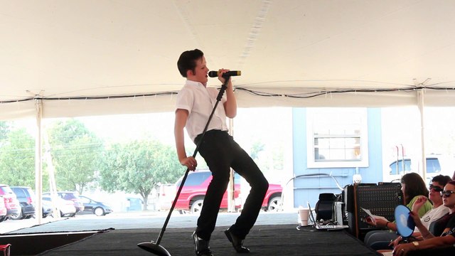Lain Crew sings 'Blue Suede Shoes' Elvis Week 2015