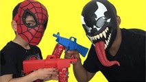 Spiderman vs Venom (Black Spiderman/ Carnage) New Toys Fighting Video 2015 – Web Fluid