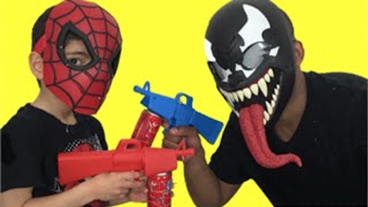 Spiderman vs Venom (Black Spiderman/ Carnage) New Toys Fighting Video 2015 – Web Fluid