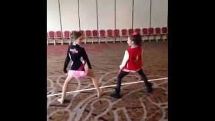 Mackenzie Ziegler twerking (vine)