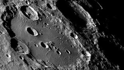 Alien City On Moon Seen In NASA Photo, UFO Researchers Say ???