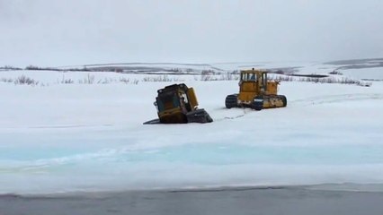 Buldozer Kara Gömüldü