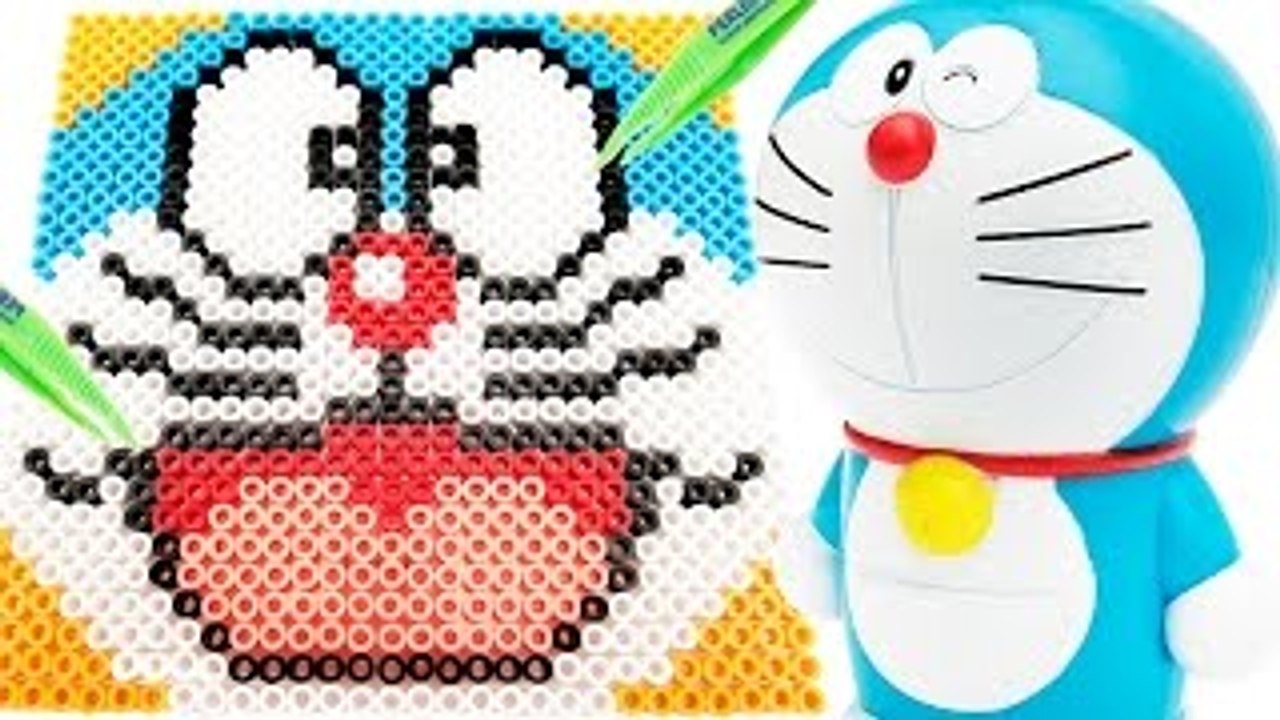ドラえもんおもちゃ パーラービーズでドラえもんのドット絵を描�